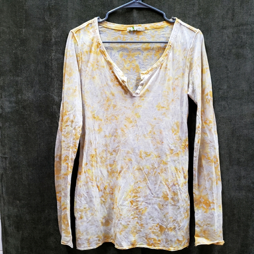 AVANI yellow top in size large